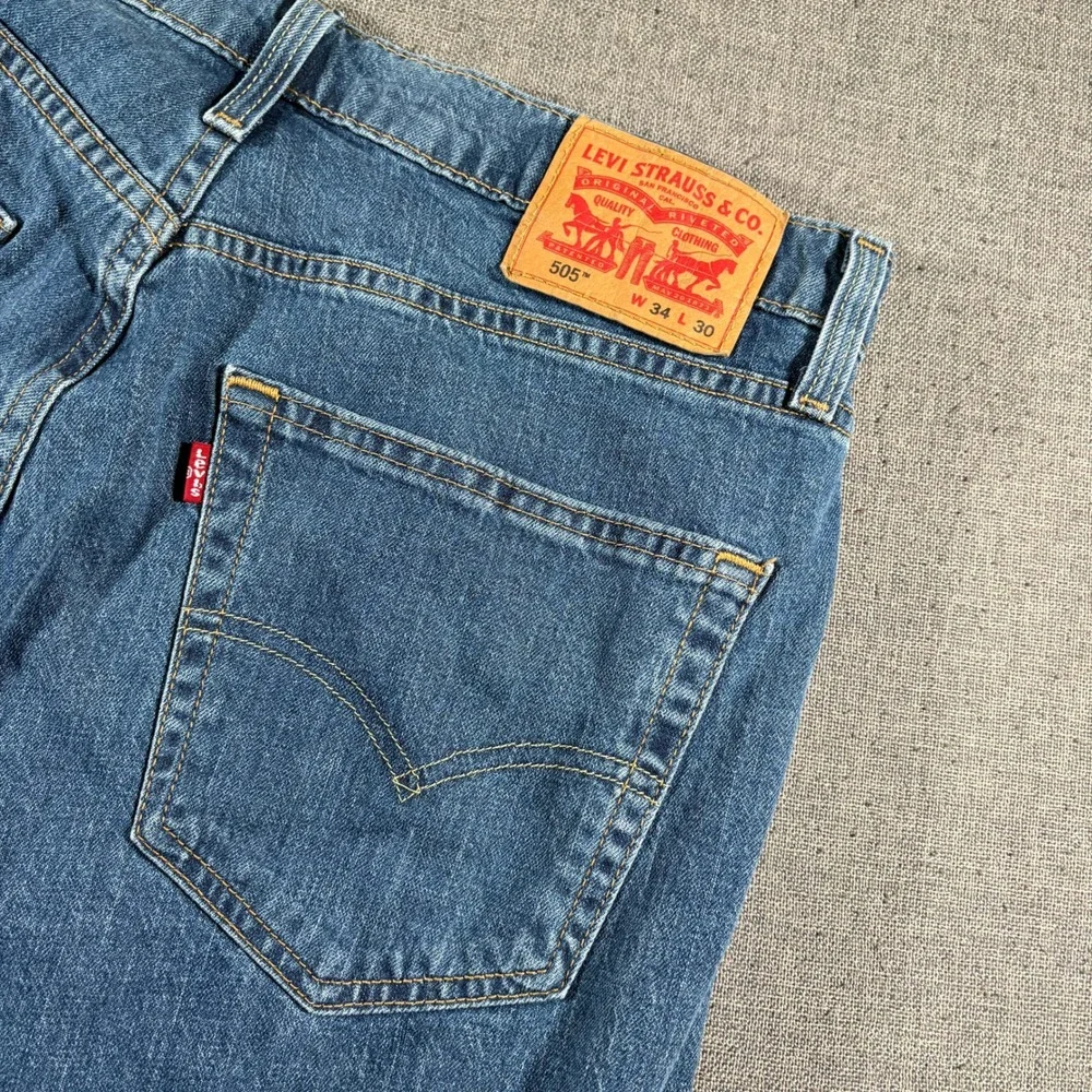 Levi's 505 Regular Fit Jeans Mens 34x30 Blue Straight Leg Denim Pants